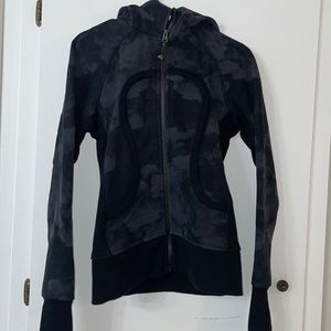Lululemon zip hooded jacket black camo